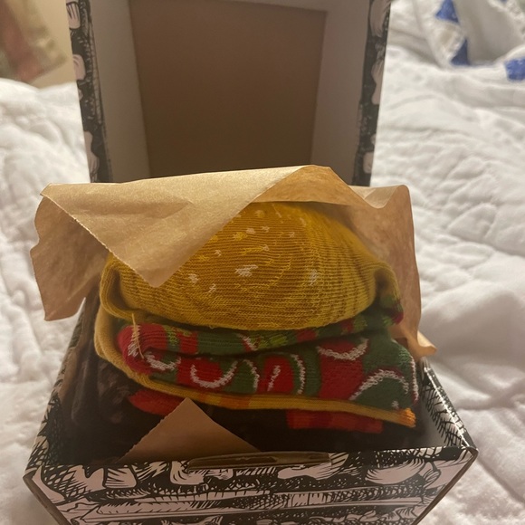 Burger Love Rainbow Socks Gift Set - Picture 3 of 7